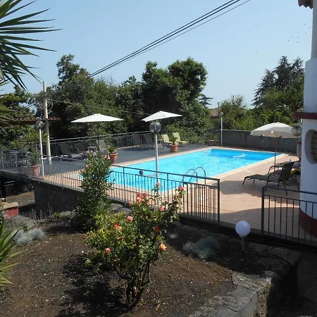 Al Villino Sunrise In Con Piscina Ed Idromassaggio Sant'Alfio